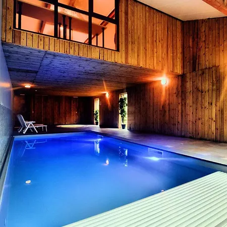 Hébergement de vacances With Pool Near Park And Area *